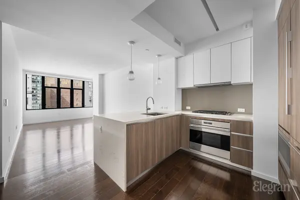 591 3rd Ave #12A, New York, NY 10016