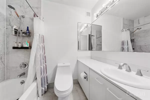 New York, NY 10016,330 E 38th St #34F