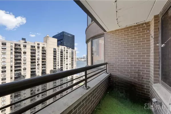 New York, NY 10016,330 E 38th St #34F