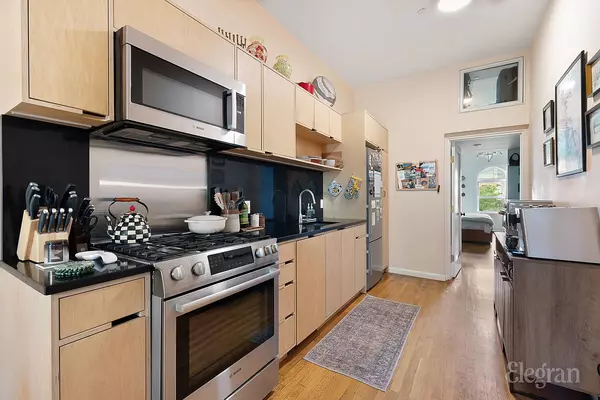 Brooklyn, NY 11222,240 Kingsland Ave #3R