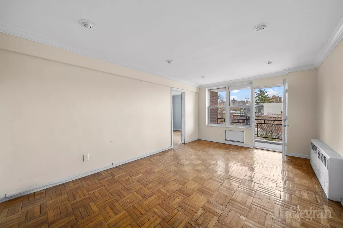 New York, NY 11375,67-50 Thornton Pl #1F