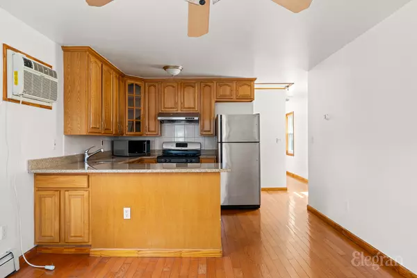 Elmhurst, NY 11373,42-85 Hampton St