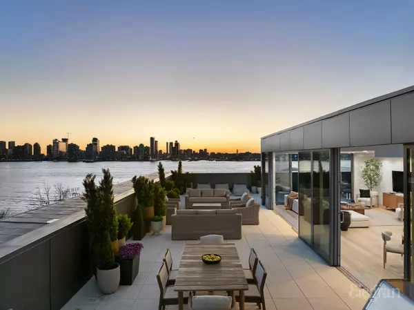 150 Barrow St #PHA, New York, NY 10014-1015