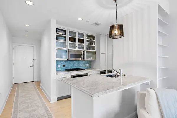 101 W 24th St #19C, New York, NY 10011-1909