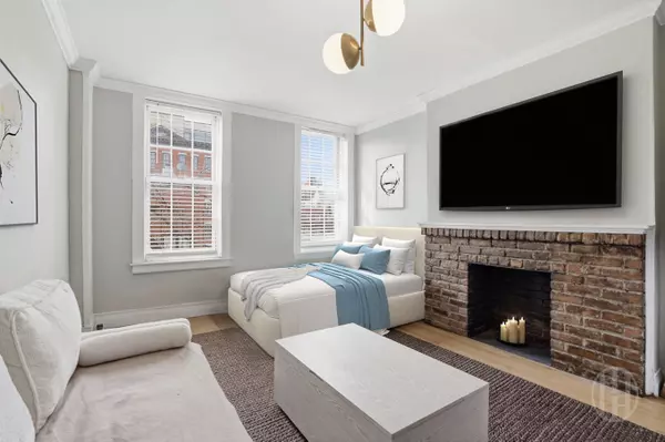 354 W 12th St #4D, New York, NY 10014-1769