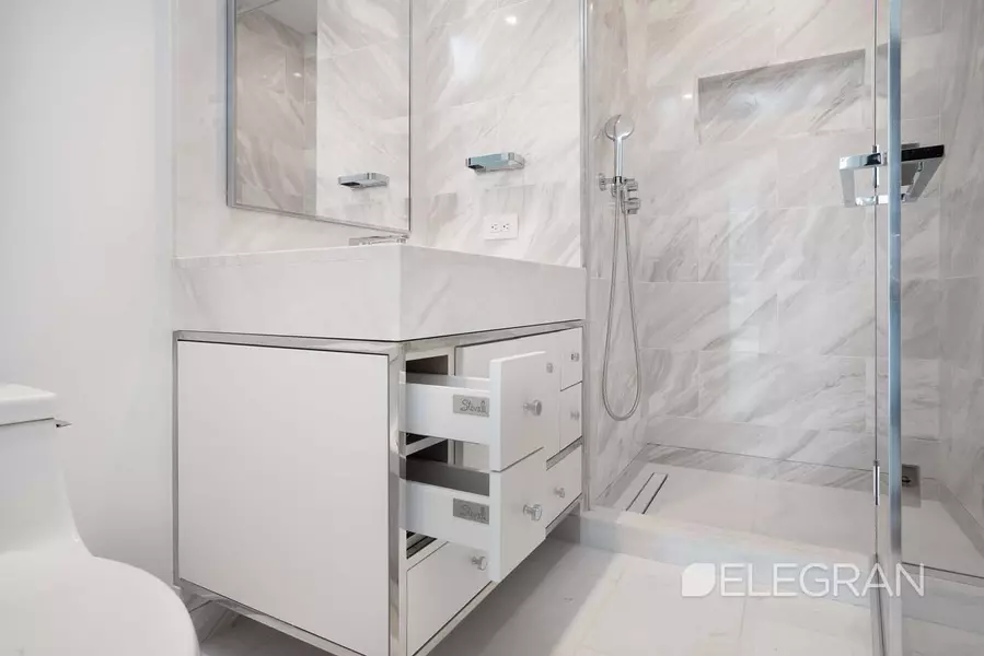 138 E 50th St #18D, New York, NY 10022