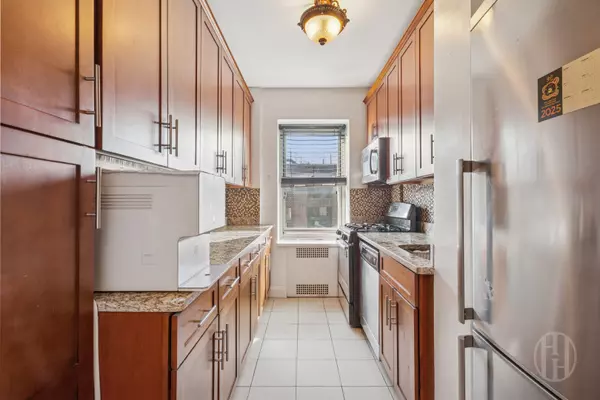 Rego Park, NY 11374,63-33 98th Pl #6Q