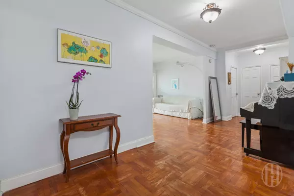 Rego Park, NY 11374,63-33 98th Pl #6Q