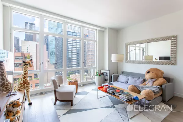 305 E 51st St #18C, New York, NY 10022