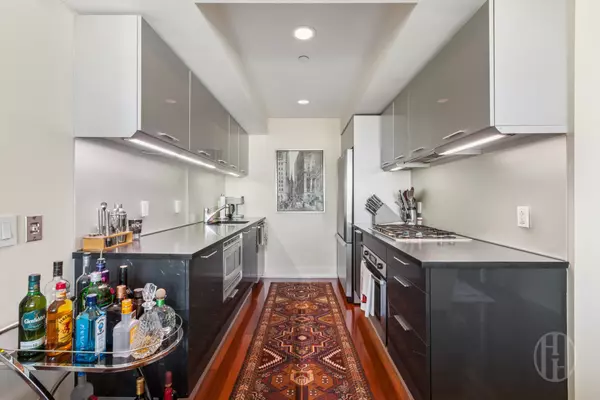 New York, NY 10036,350 W 42nd St #56C