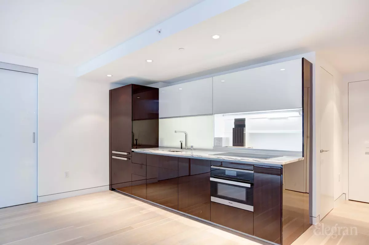 New York, NY 10019,135 W 52nd St #14F