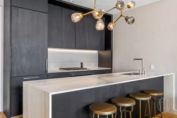 New York, NY 10003,32 E 1st St #4D