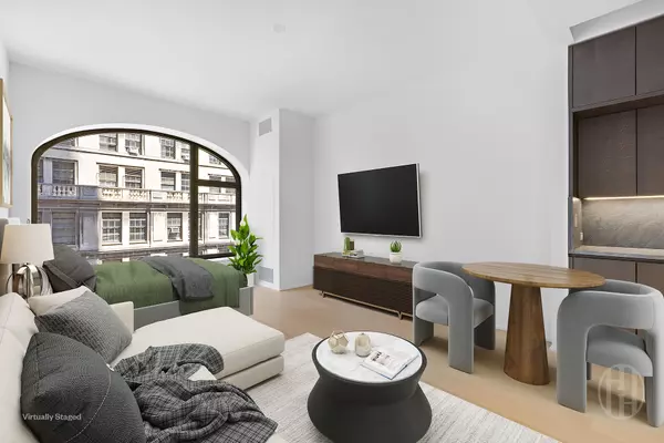 New York, NY 10038,130 William St #16A