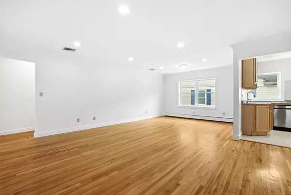 Pound Ridge, NY 10576,76 Westchester Ave #B