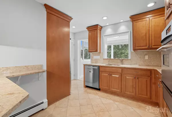 Pleasantville, NY 10570,38 Meadow Ln #2