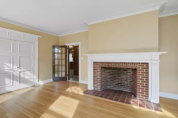 Mount Vernon, NY 10552,363 Gramatan Ave #1