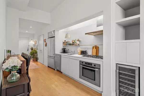 New York, NY 10005-1923,15 Broad St #1822