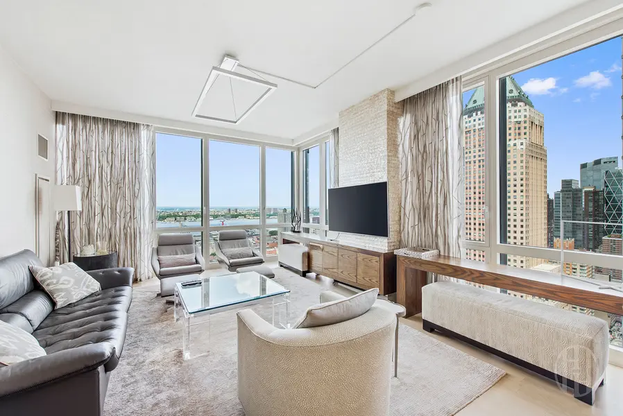 247 W 46th St #3801, New York, NY 10036