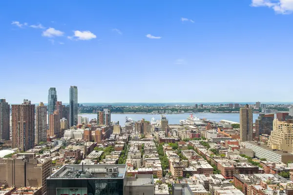 247 W 46th St #3801, New York, NY 10036