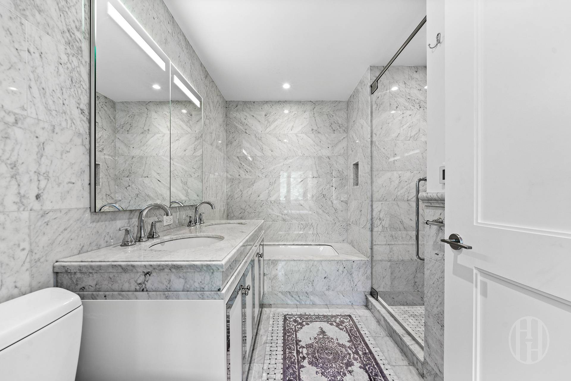 225 East 19th Street 203 Gramercy Park New York NY 10003