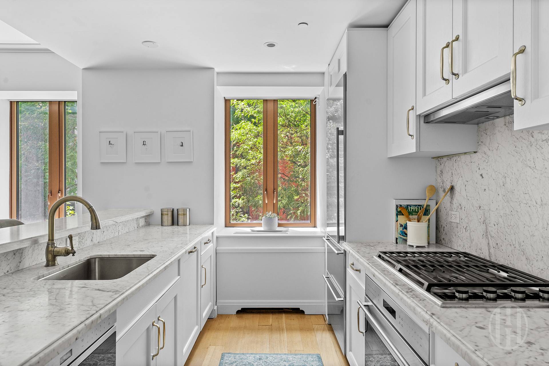 225 East 19th Street 203 Gramercy Park New York NY 10003