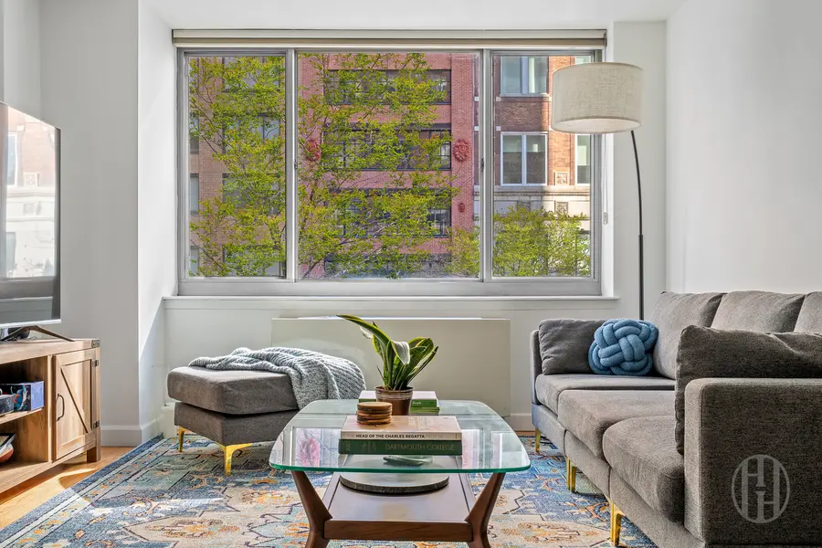 520 W 23rd St #2C, New York, NY 10011