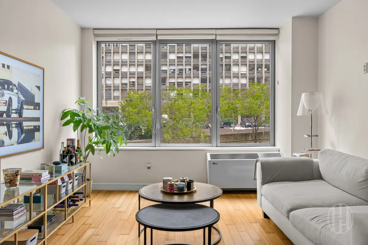 303 E 33rd St #2L, New York, NY 10016