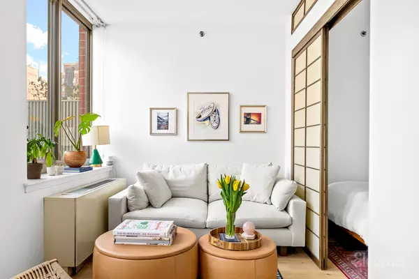 New York, NY 10011,520 W 23rd St #11D