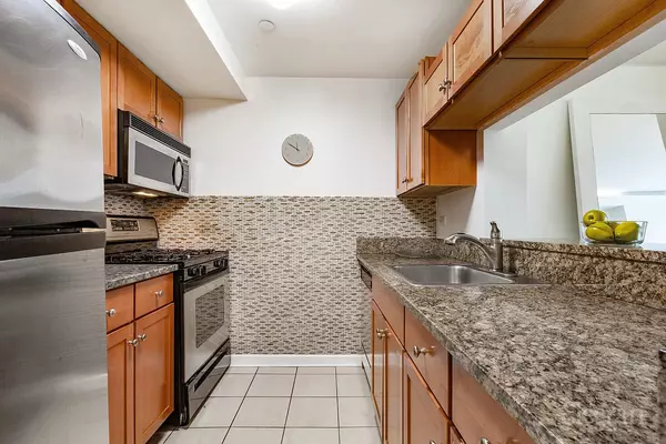 New York, NY 10011,520 W 23rd St #4E