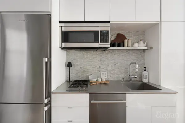 140 W 10th St #3FE, New York, NY 10014