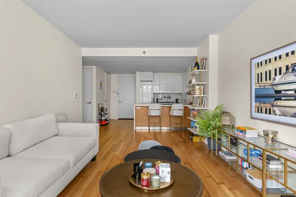 303 E 33rd St #2L, New York, NY 10016