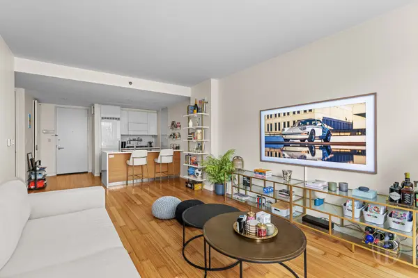 303 E 33rd St #2L, New York, NY 10016
