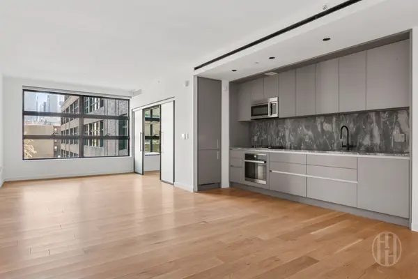 547 W 47th St #604, New York, NY 10036