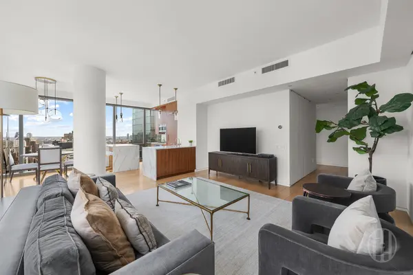 23 E 22nd St #28B, New York, NY 10010
