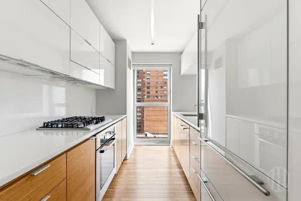 303 E 33rd St #11E, New York, NY 10016