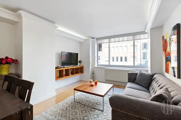 520 W 23rd St #4E, New York, NY 10011