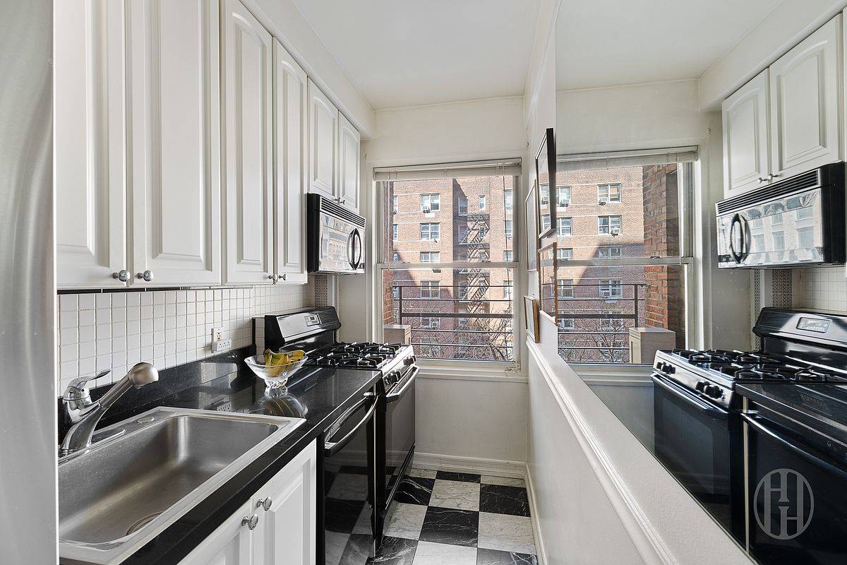 33 East End Avenue 4F Upper East Side New York NY 10028