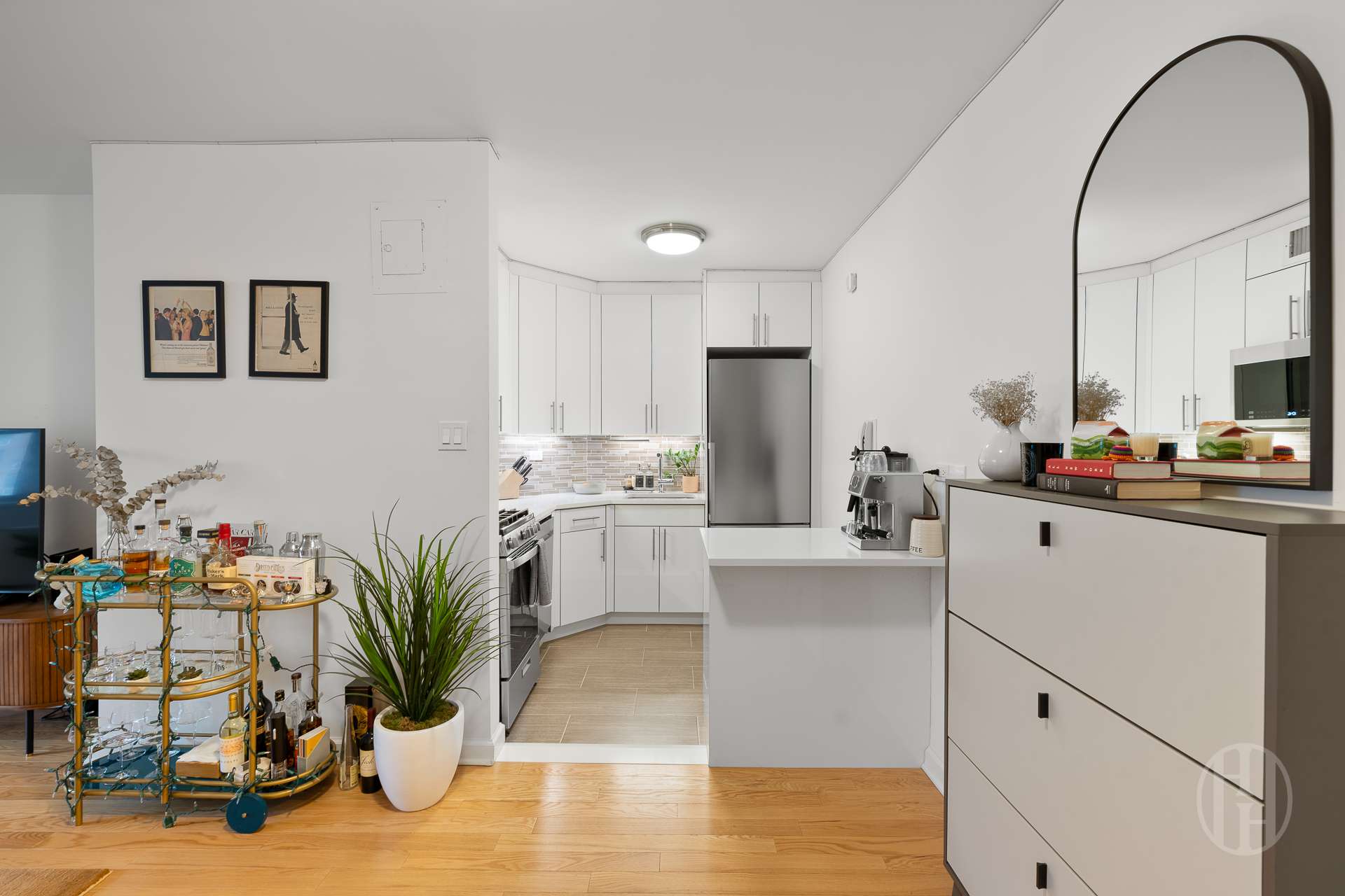 300 East 40th Street 11L Murray Hill New York NY 10016