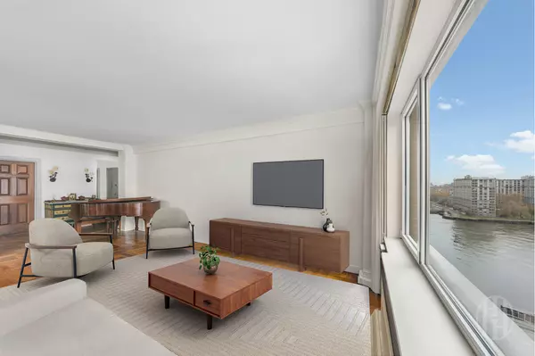 New York, NY 10028,45 E End Ave #10F