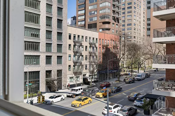 33 E End Ave #4F, New York, NY 10028-7007