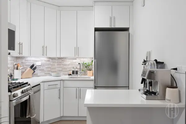 300 E 40th St #11L, New York, NY 10016-0298