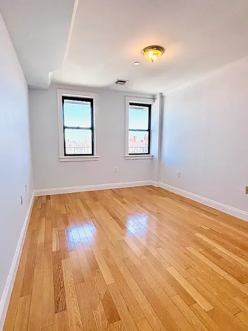 235 Ocean Pkwy #7B, Brooklyn, NY 11218