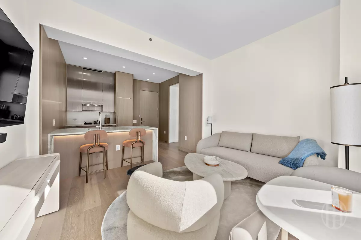 New York, NY 10019,111 W 56th St #41C