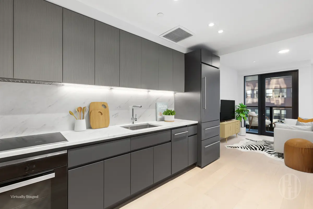 300 W 30th St #4E, New York, NY 10001