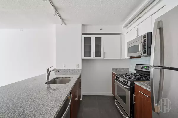 New York, NY 10011,555 W 23rd St #N5E