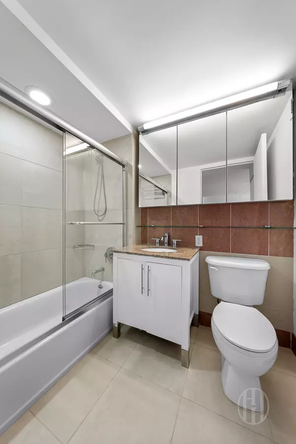 New York, NY 10011,555 W 23rd St #N5E