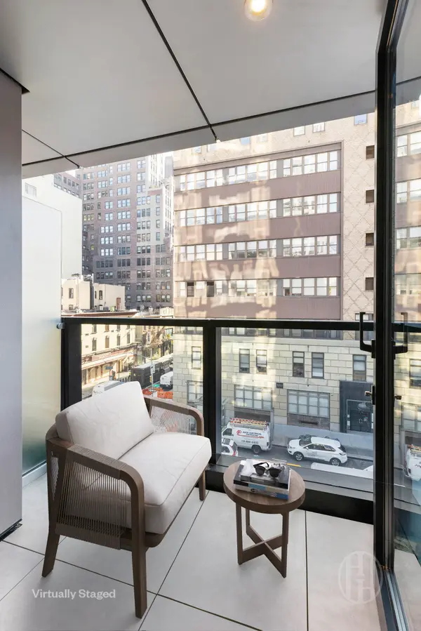 300 W 30th St #4E, New York, NY 10001