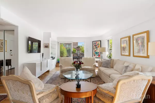 New York, NY 10019,100 W 57th St #18C