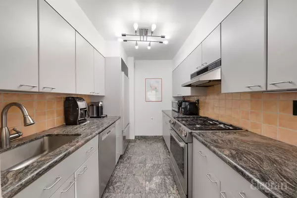 New York, NY 10019,100 W 57th St #18C