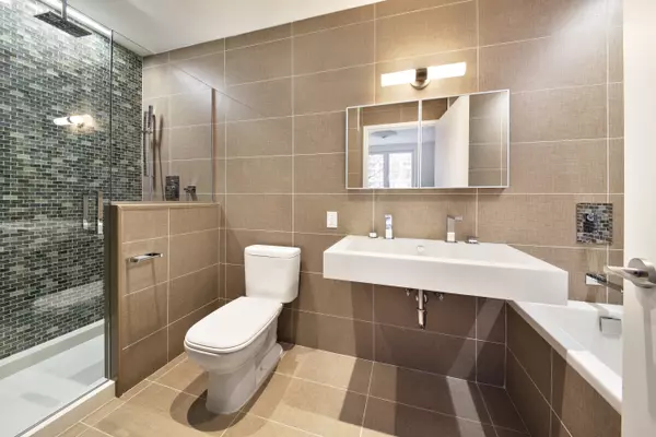 New York, NY 10013,22 Renwick St #5B